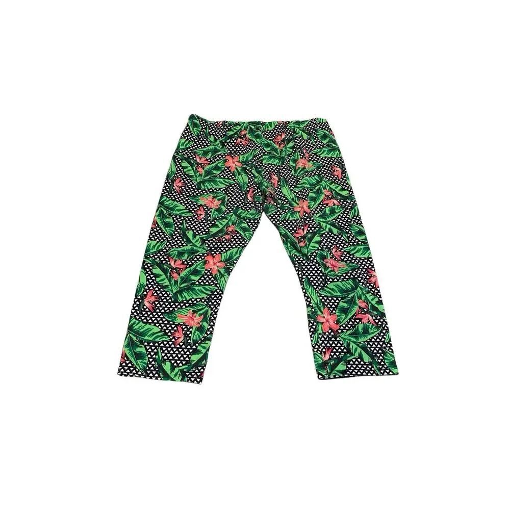 No Boundaries Tropical Floral Cropped Capri Pants Stretch Vacation Resort